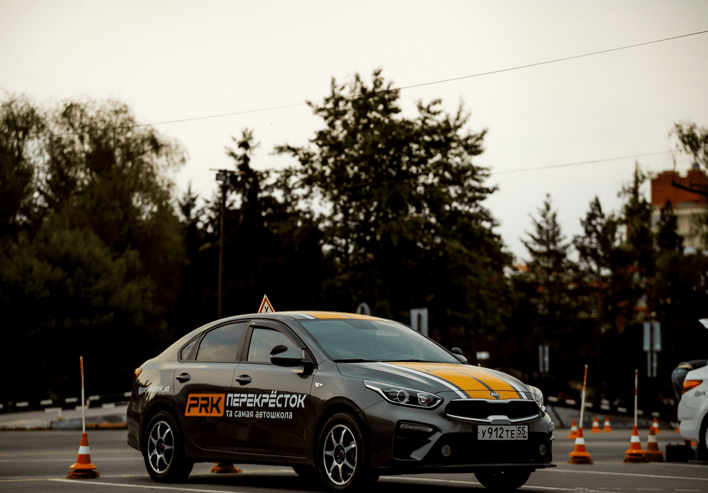 Курс обучения практическому вождению на автомобиле с механической коробкой передач (без ВУ)