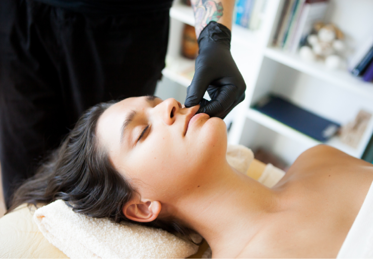 БУККАЛЬНЫЙ МАССАЖ С ЭЛЕМЕНТАМИ ЛИФТИНГА И ПОСТИЗОМЕТРИЧЕСКОЙ РЕЛАКСАЦИИ МЫШЦ